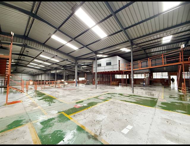 1,250M² WAREHOUSE TO LET IN WADEVILLE